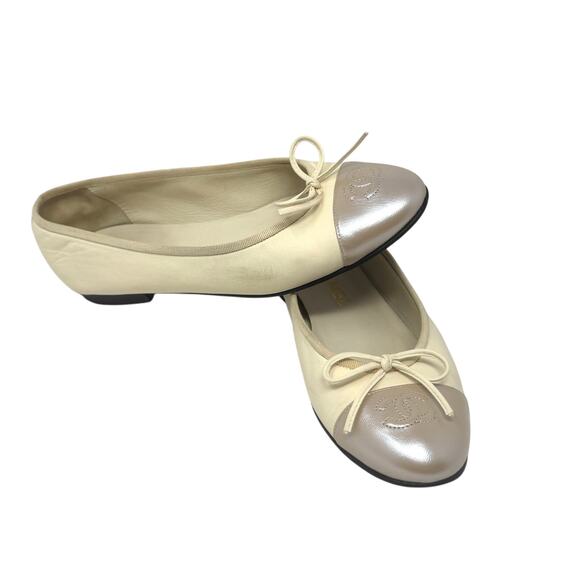 Chanel Classic Beige & Taupe Patent Cap Toe Ballet Flats Sz 37 Two Tone CC Logo - Picture 1 of 14